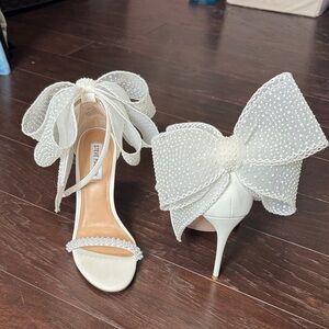 Steve Madden White Pearl Bow High Heels
